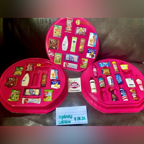 Series 1 Mini Brands Collectors Case